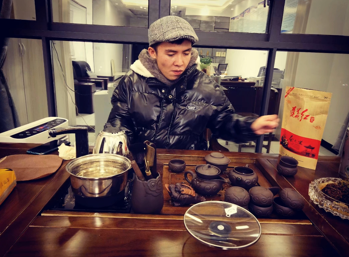 创业的底气,从来不是“有后路”,而是“无退路”-俊哥