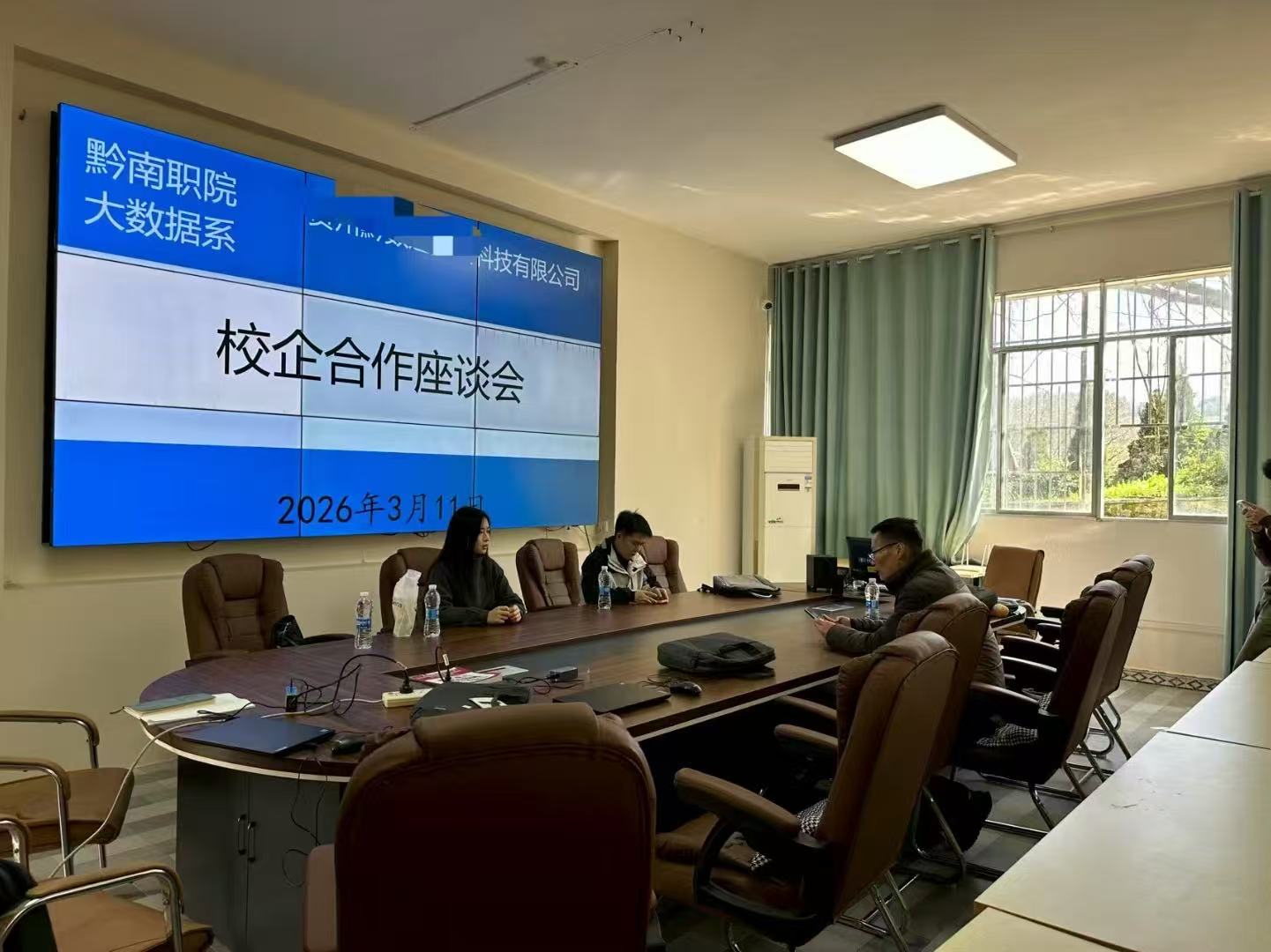 赚钱的第一性原理是创造价值，不是出卖时间。-俊哥